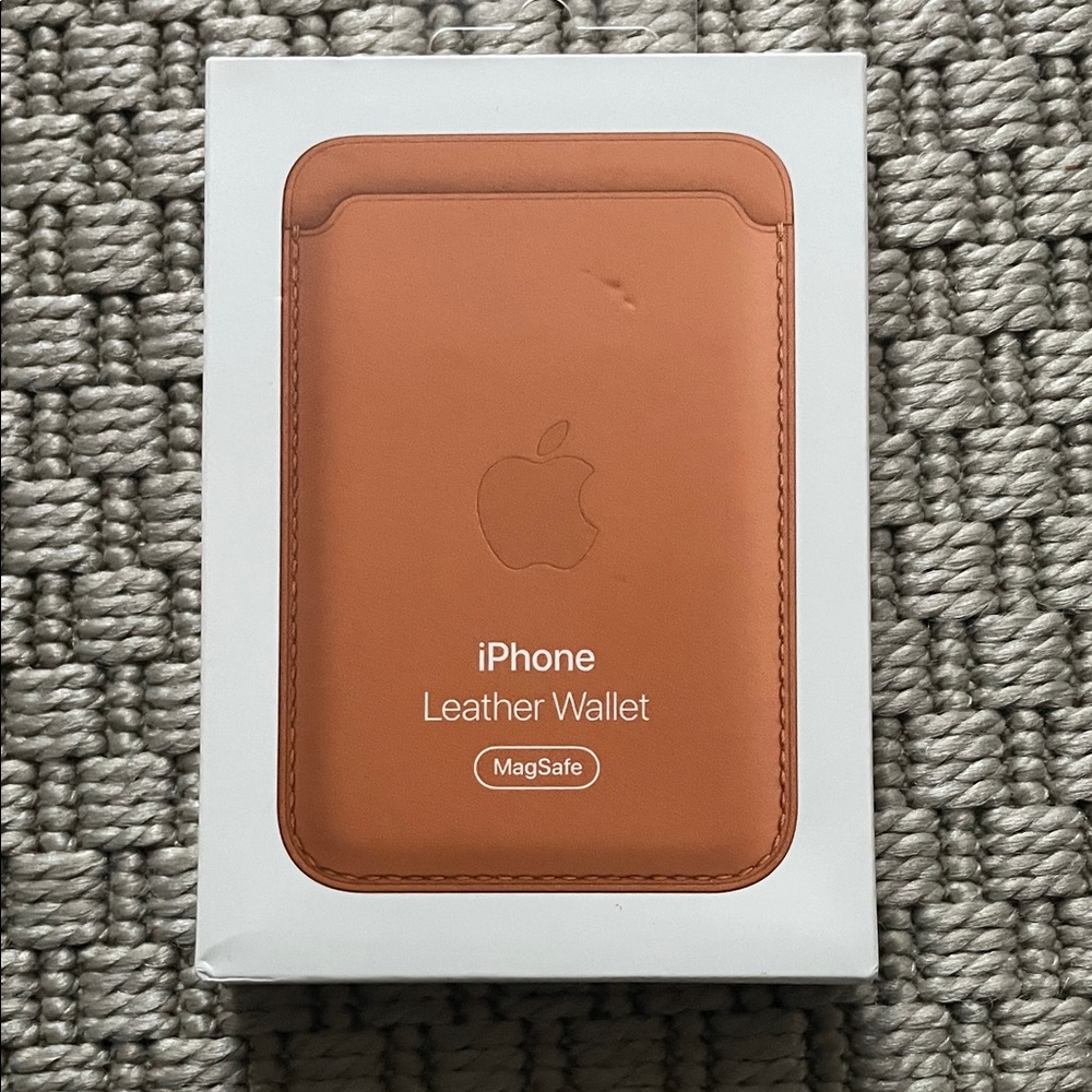 Apple iPhone Leather Wallet with MagSafe - Brown